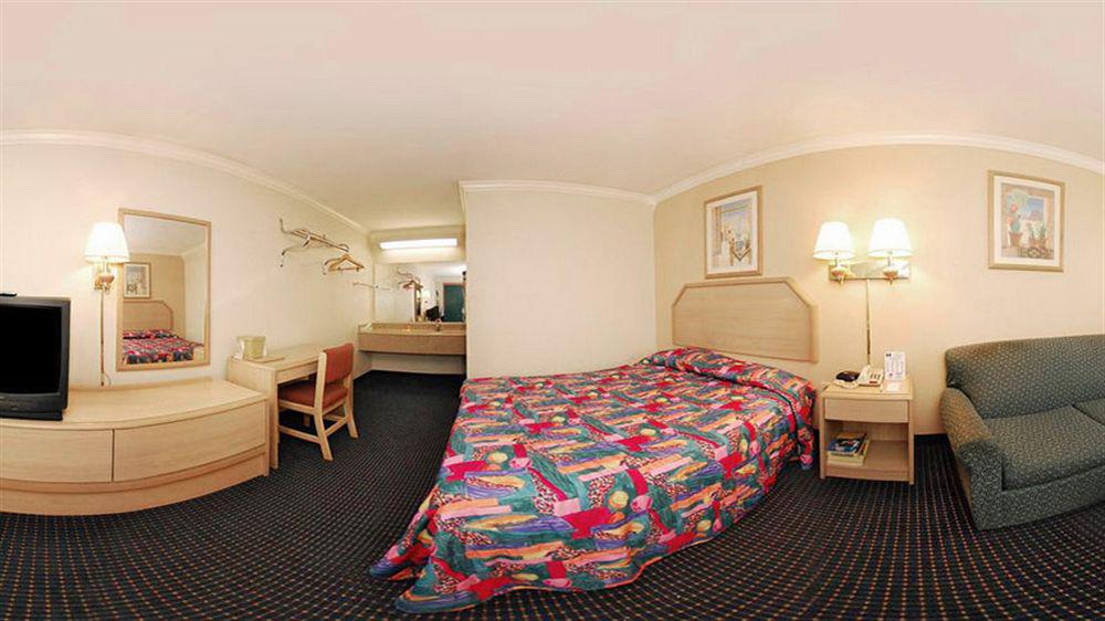 University Inn & Suites San Antonio Pokój zdjęcie